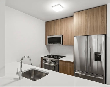 345 E 94th Street - Photo Thumbnail 3