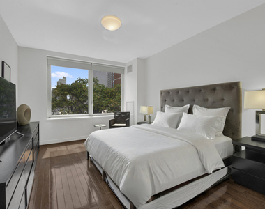462 W 58th Street - Photo Thumbnail 10