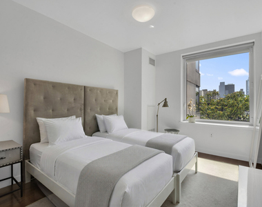462 W 58th Street - Photo Thumbnail 15