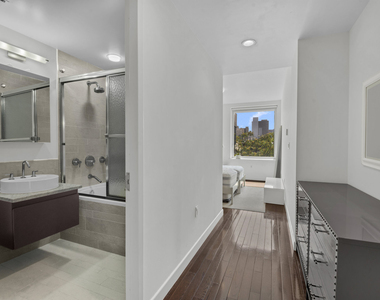 462 W 58th Street - Photo Thumbnail 18