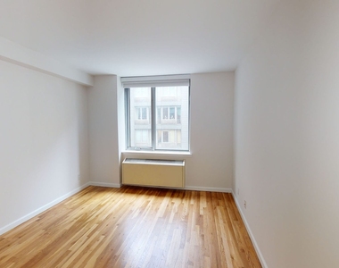 120 W. 21st - Photo Thumbnail 3