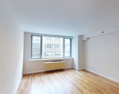120 W. 21st - Photo Thumbnail 2