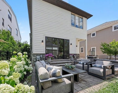 484 Park Street - Photo Thumbnail 5