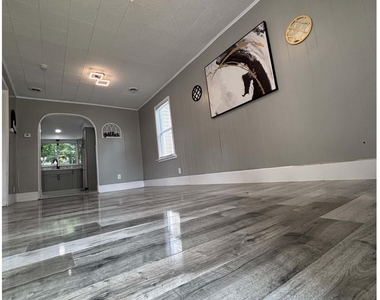 23384 Tawas Avenue - Photo Thumbnail 3