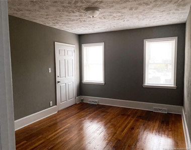 210 E 16th Street - Photo Thumbnail 4