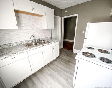 210 E 16th Street - Photo Thumbnail 15