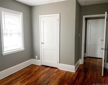 210 E 16th Street - Photo Thumbnail 7
