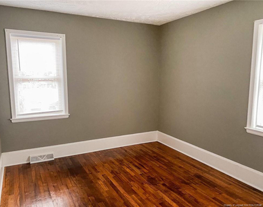 210 E 16th Street - Photo Thumbnail 6