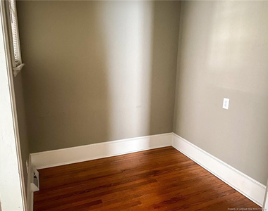 210 E 16th Street - Photo Thumbnail 16