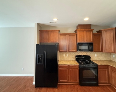 8258 Primanti Boulevard - Photo Thumbnail 5