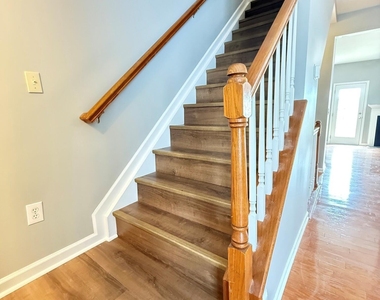 3113 Settle In Lane - Photo Thumbnail 10