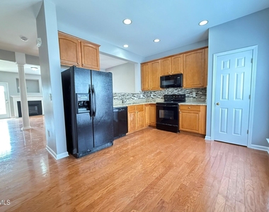 3113 Settle In Lane - Photo Thumbnail 7