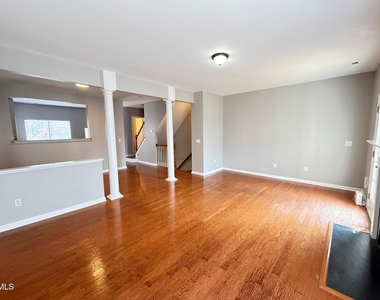 3113 Settle In Lane - Photo Thumbnail 4