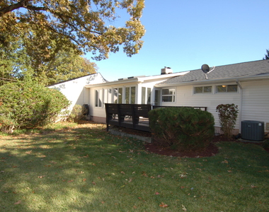 727 Graham Street - Photo Thumbnail 17