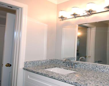 727 Graham Street - Photo Thumbnail 13