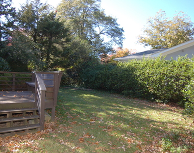 727 Graham Street - Photo Thumbnail 16