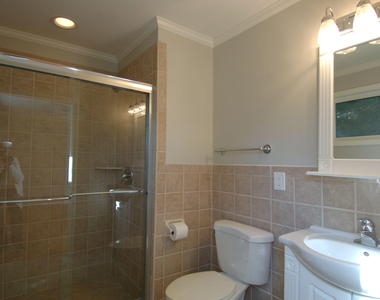 727 Graham Street - Photo Thumbnail 10