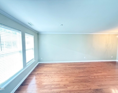 9911 Cleaver Court - Photo Thumbnail 3