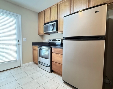 9911 Cleaver Court - Photo Thumbnail 7