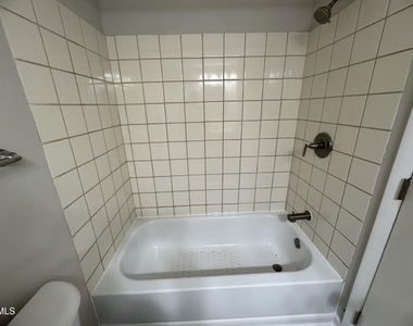 533 Pine Ridge Place - Photo Thumbnail 10
