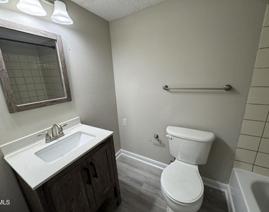 533 Pine Ridge Place - Photo Thumbnail 9