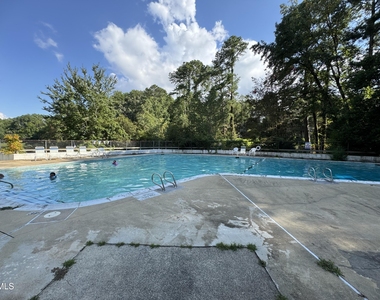 533 Pine Ridge Place - Photo Thumbnail 4