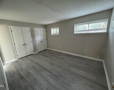 533 Pine Ridge Place - Photo Thumbnail 8