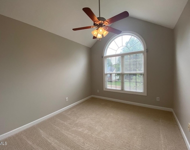 305 Amaryllis Way - Photo Thumbnail 12