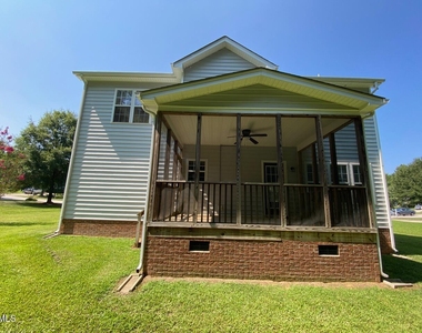 305 Amaryllis Way - Photo Thumbnail 16