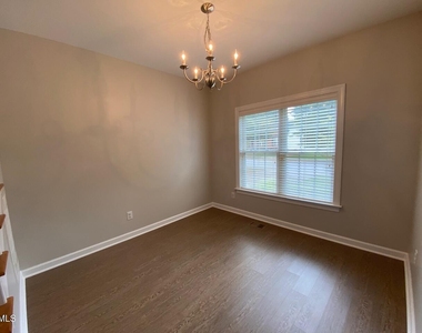 305 Amaryllis Way - Photo Thumbnail 3