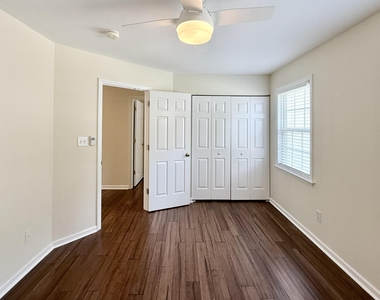2729 E Shoreham Street - Photo Thumbnail 42