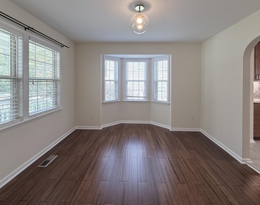 2729 E Shoreham Street - Photo Thumbnail 4