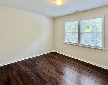 2729 E Shoreham Street - Photo Thumbnail 45