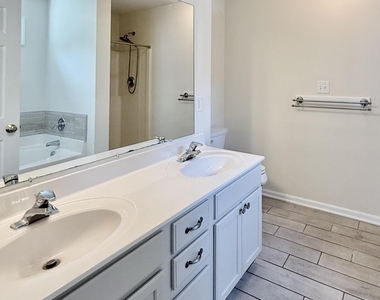 2729 E Shoreham Street - Photo Thumbnail 36