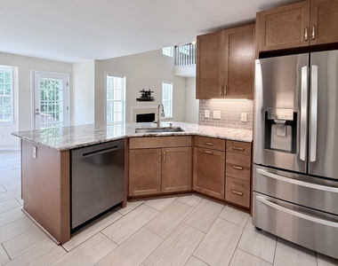 2729 E Shoreham Street - Photo Thumbnail 8