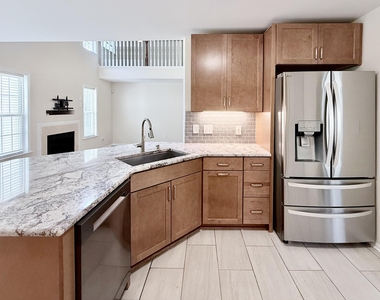 2729 E Shoreham Street - Photo Thumbnail 11