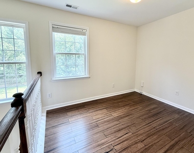 2729 E Shoreham Street - Photo Thumbnail 27