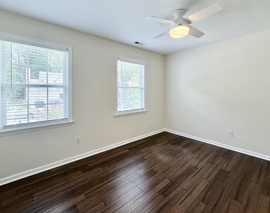 2729 E Shoreham Street - Photo Thumbnail 41
