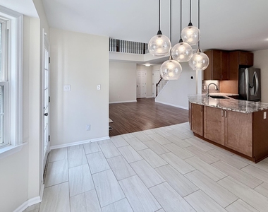 2729 E Shoreham Street - Photo Thumbnail 13