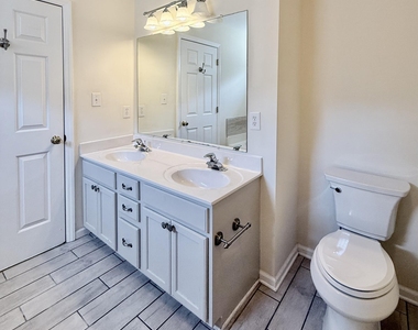 2729 E Shoreham Street - Photo Thumbnail 39