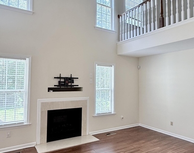 2729 E Shoreham Street - Photo Thumbnail 17