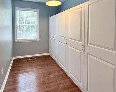 2729 E Shoreham Street - Photo Thumbnail 22