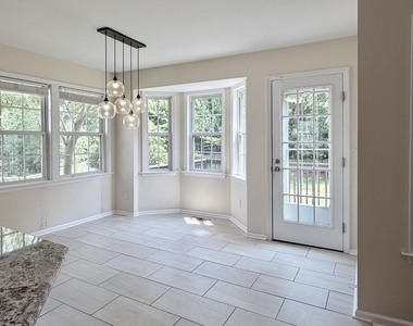 2729 E Shoreham Street - Photo Thumbnail 15