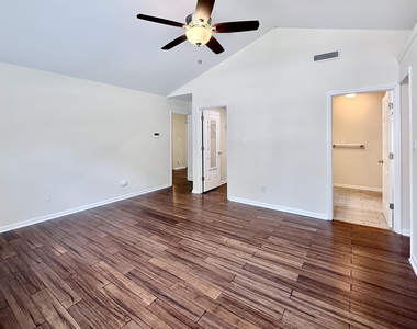 2729 E Shoreham Street - Photo Thumbnail 35
