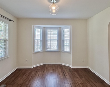 2729 E Shoreham Street - Photo Thumbnail 3