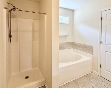 2729 E Shoreham Street - Photo Thumbnail 38