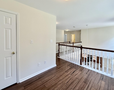 2729 E Shoreham Street - Photo Thumbnail 28