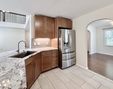 2729 E Shoreham Street - Photo Thumbnail 9