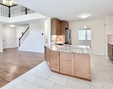 2729 E Shoreham Street - Photo Thumbnail 20