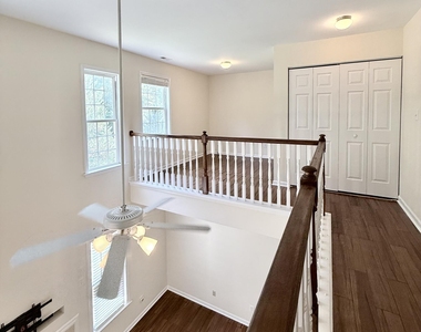2729 E Shoreham Street - Photo Thumbnail 26